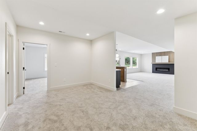 1430 NW Red Oak Drive, Waukee, IA 50263