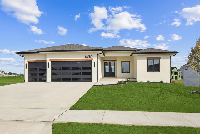 1430 NW Red Oak Drive, Waukee, IA 50263