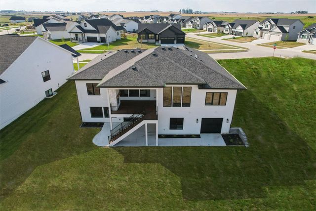 1430 NW Red Oak Drive, Waukee, IA 50263