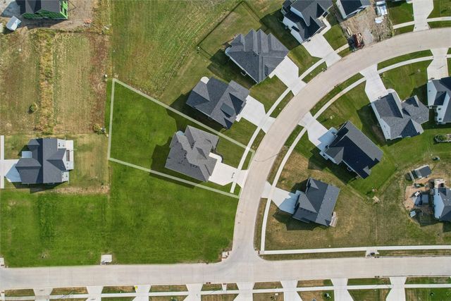 1430 NW Red Oak Drive, Waukee, IA 50263