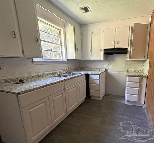 2959 Michael Dr, Pensacola, FL 32505