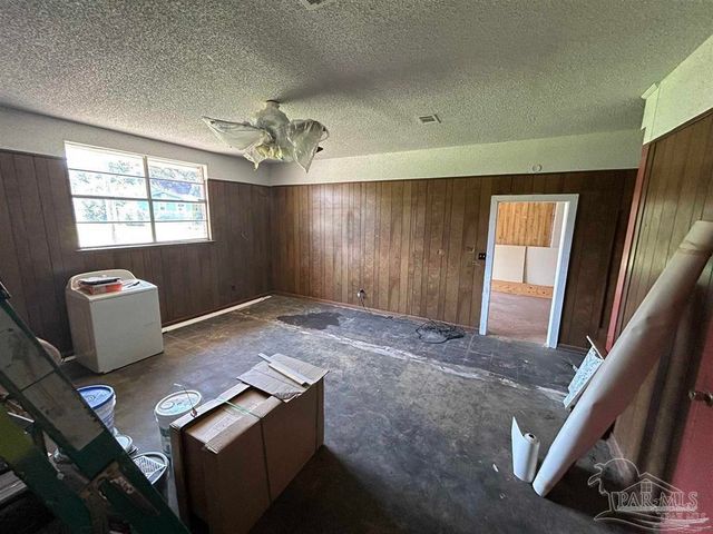 2959 Michael Dr, Pensacola, FL 32505