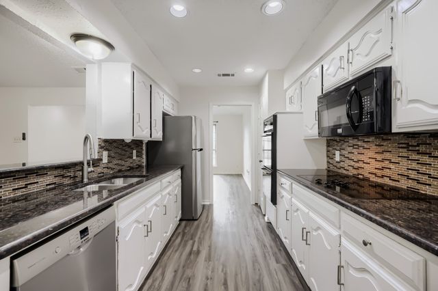1949 Chesham Drive, Carrollton, TX 75007