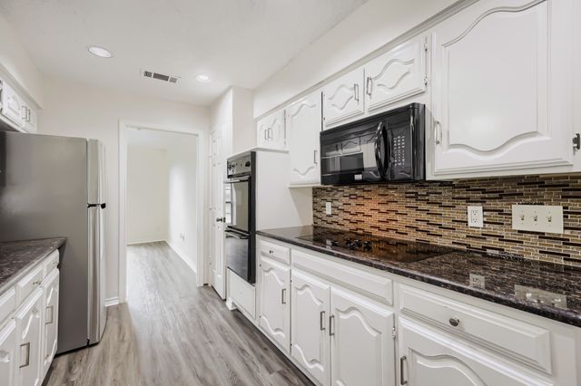 1949 Chesham Drive, Carrollton, TX 75007