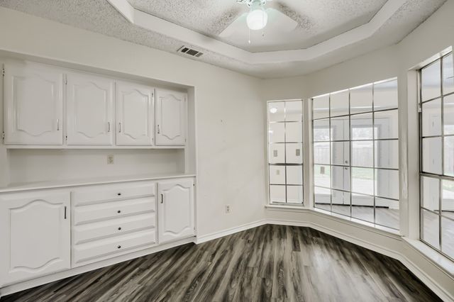 1949 Chesham Drive, Carrollton, TX 75007