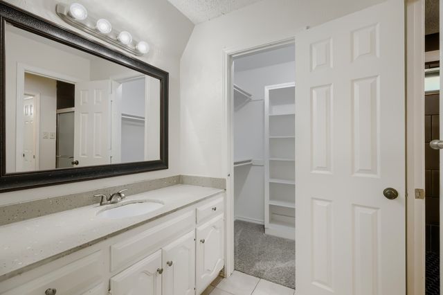 1949 Chesham Drive, Carrollton, TX 75007