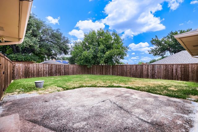 1949 Chesham Drive, Carrollton, TX 75007