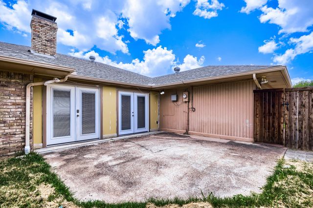 1949 Chesham Drive, Carrollton, TX 75007