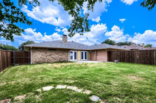 1949 Chesham Drive, Carrollton, TX 75007