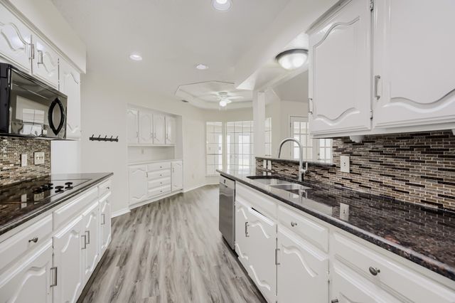 1949 Chesham Drive, Carrollton, TX 75007
