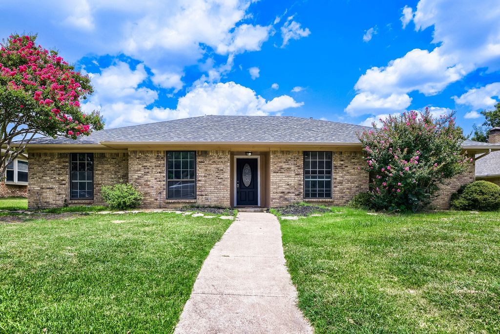 1949 Chesham Drive, Carrollton, TX 75007