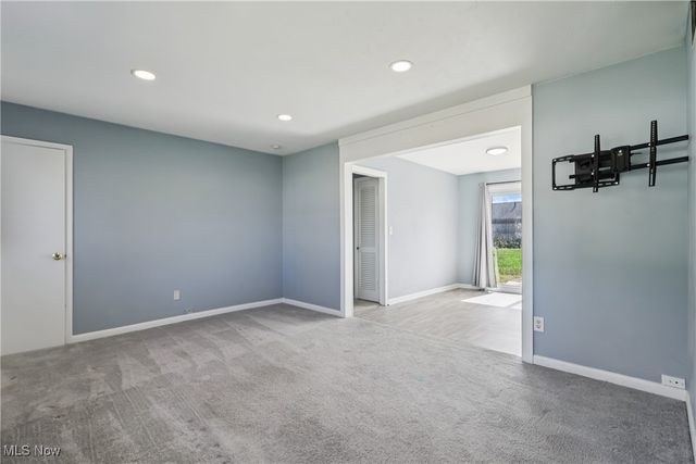 4154 Belle Avenue, Sheffield Lake, OH 44054