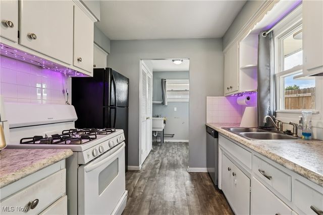 4154 Belle Avenue, Sheffield Lake, OH 44054