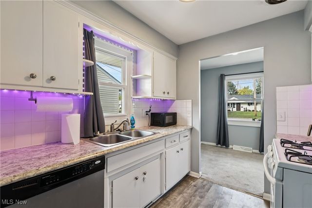 4154 Belle Avenue, Sheffield Lake, OH 44054