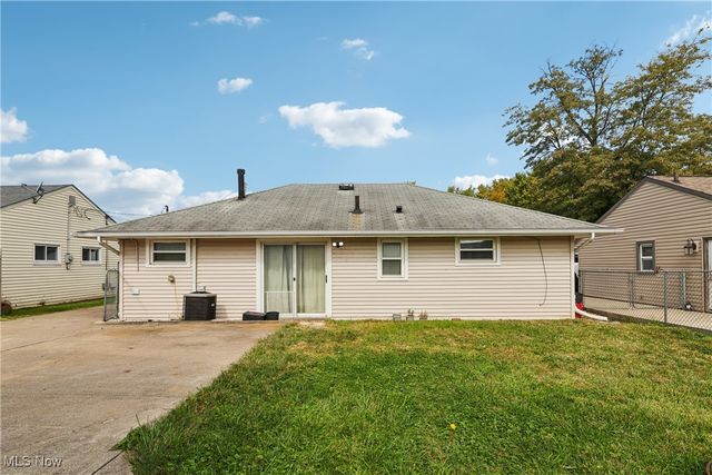 4154 Belle Avenue, Sheffield Lake, OH 44054