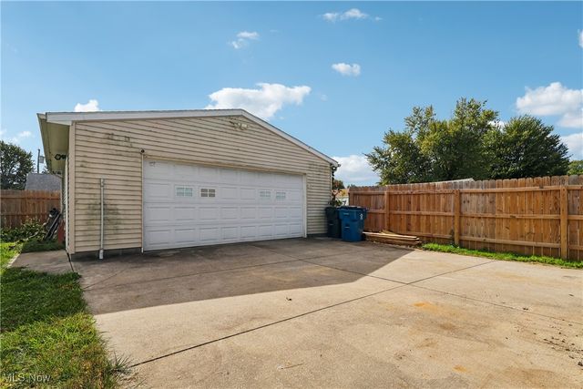 4154 Belle Avenue, Sheffield Lake, OH 44054