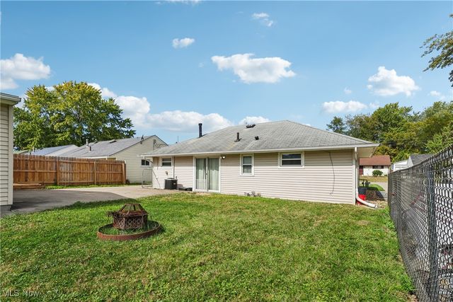 4154 Belle Avenue, Sheffield Lake, OH 44054