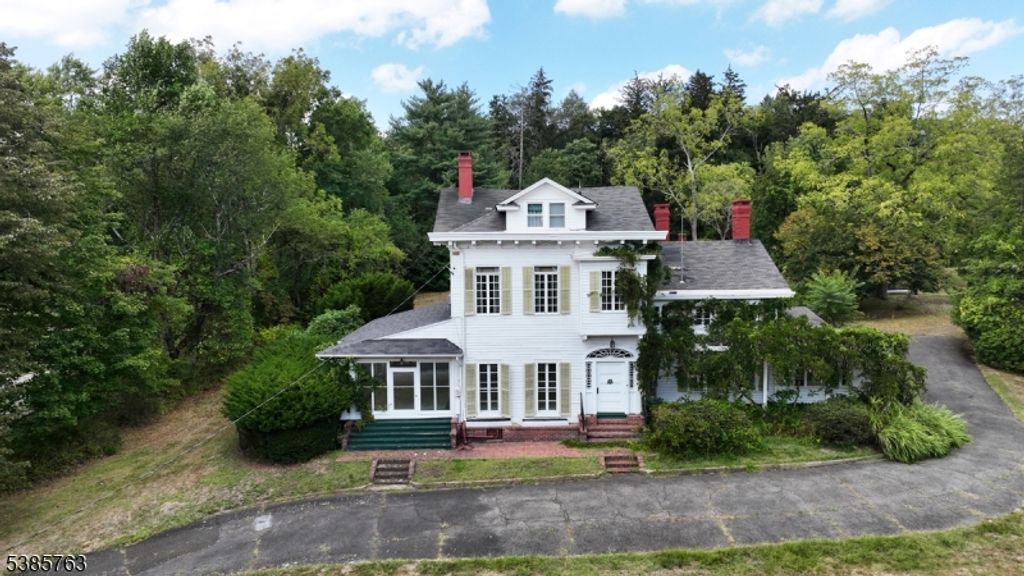 235 Wearimus Rd, Hohokus Boro, NJ 07423 — exterior
