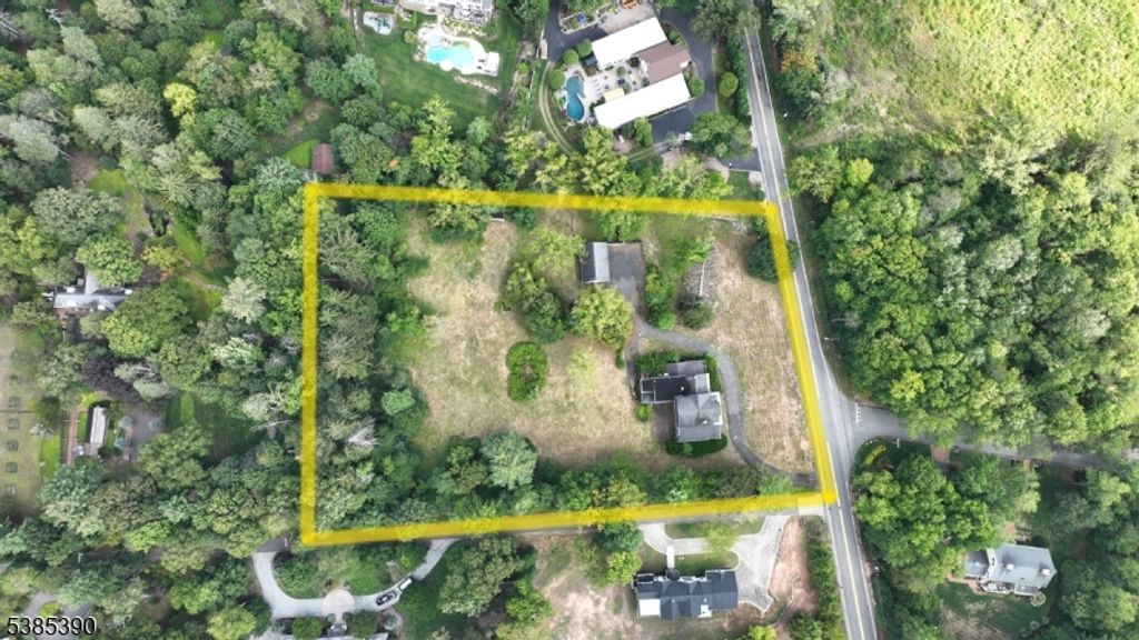 235 Wearimus Rd, Hohokus Boro, NJ 07423 — photo 4