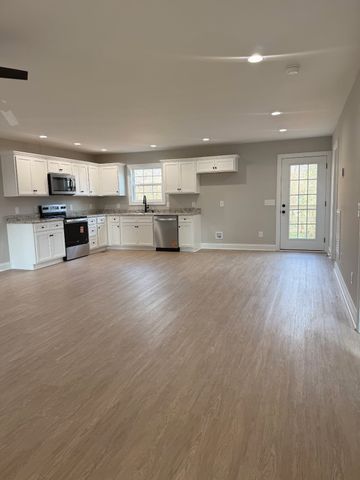 200 Ray St, Shelbyville, TN 37160