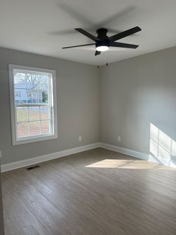 200 Ray St, Shelbyville, TN 37160