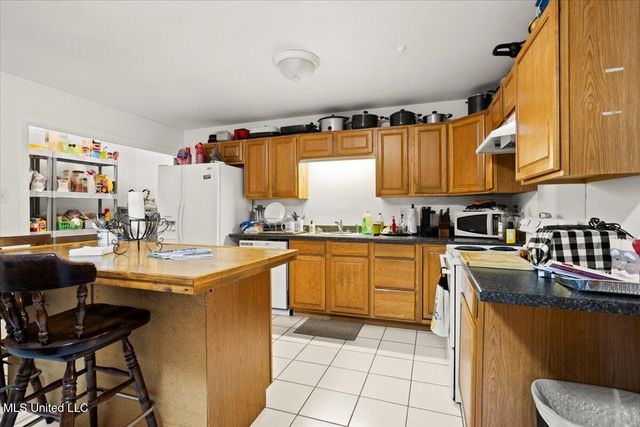 6193 E Lincoln Street, Bay Saint Louis, MS 39520