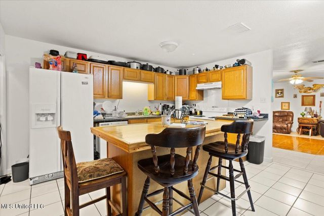 6193 E Lincoln Street, Bay Saint Louis, MS 39520