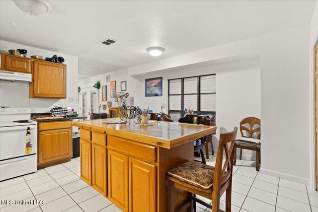 6193 E Lincoln Street, Bay Saint Louis, MS 39520