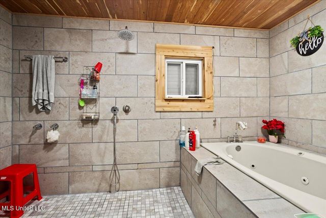 6193 E Lincoln Street, Bay Saint Louis, MS 39520