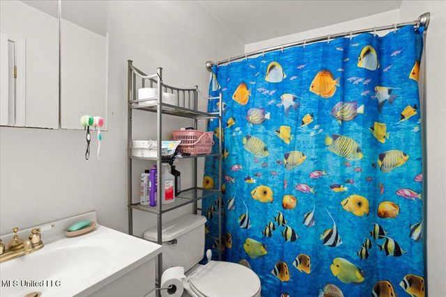 6193 E Lincoln Street, Bay Saint Louis, MS 39520