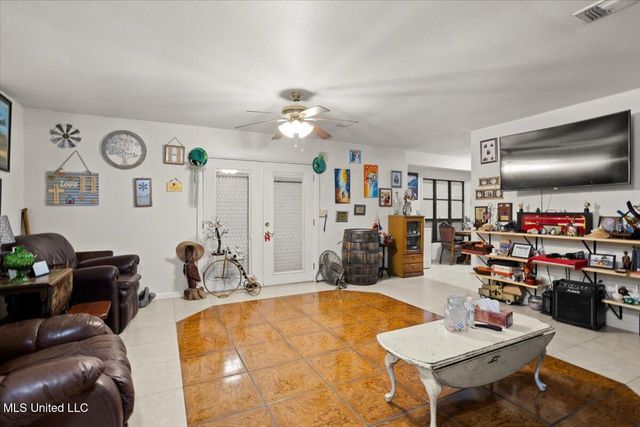 6193 E Lincoln Street, Bay Saint Louis, MS 39520