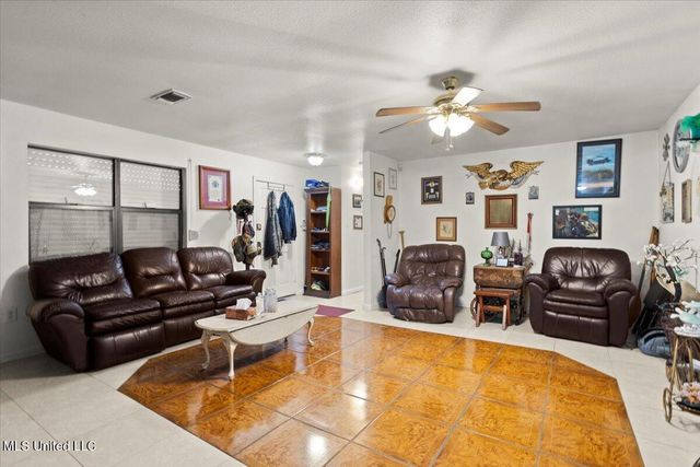 6193 E Lincoln Street, Bay Saint Louis, MS 39520