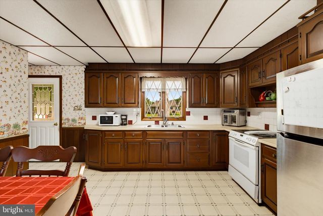 246 HAUSER AVE, Hamilton, NJ 08620