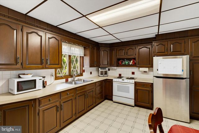 246 HAUSER AVE, Hamilton, NJ 08620