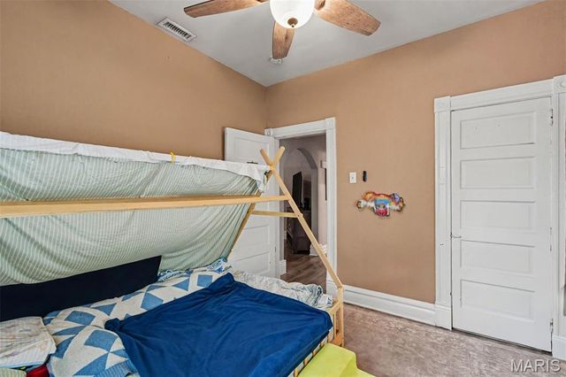 5218 Gresham Avenue, St Louis, MO 63109