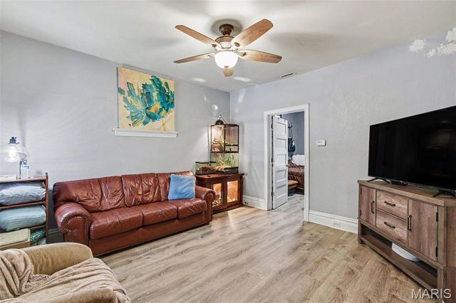 5218 Gresham Avenue, St Louis, MO 63109