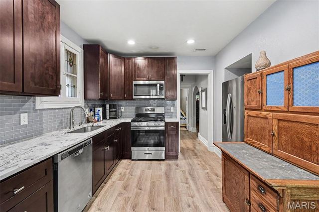 5218 Gresham Avenue, St Louis, MO 63109