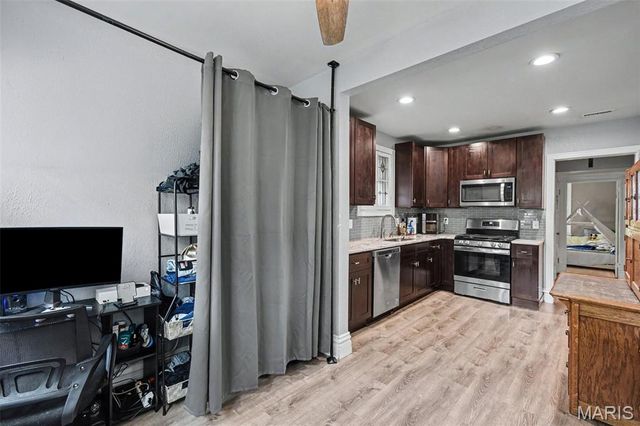 5218 Gresham Avenue, St Louis, MO 63109