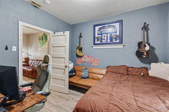 5218 Gresham Avenue, St Louis, MO 63109