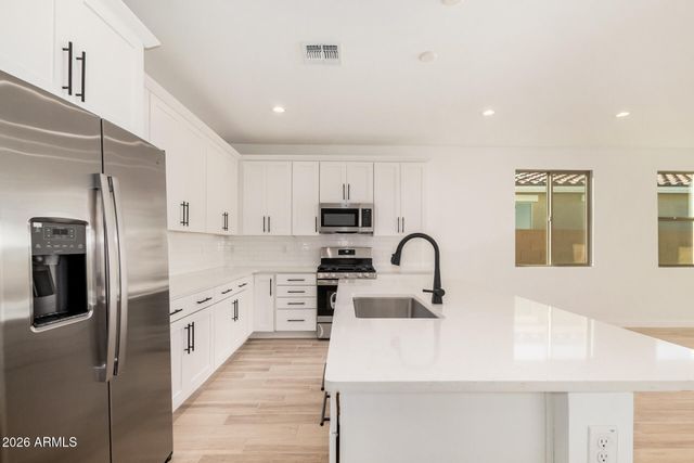 5434 W LOMA Lane, Glendale, AZ 85302