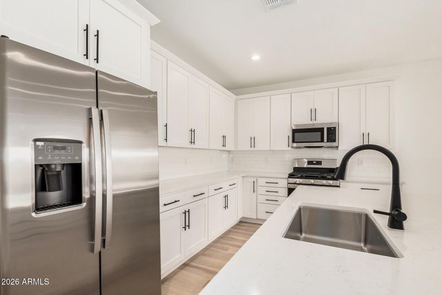 5434 W LOMA Lane, Glendale, AZ 85302