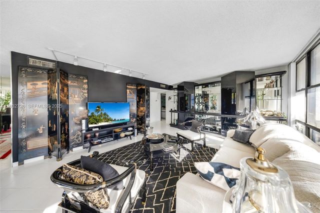 800 Parkview Dr 230, Hallandale Beach, FL 33009