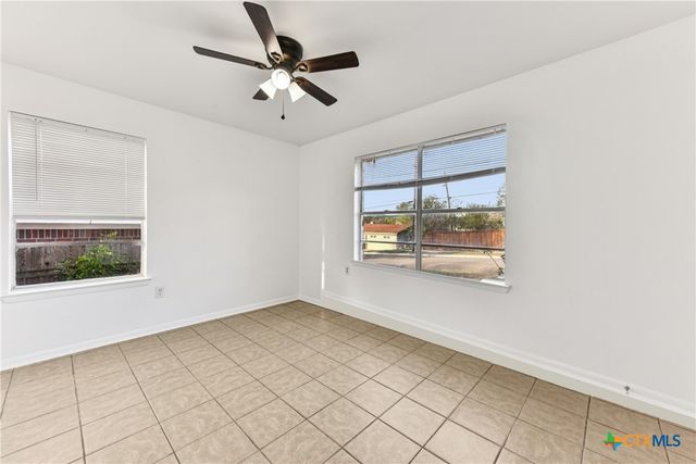 1910 Wanda Street, Copperas Cove, TX 76522