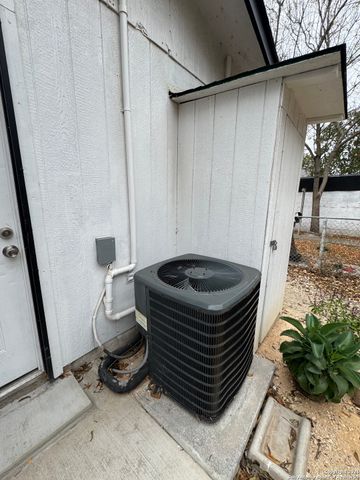 413 Matthews, San Antonio, TX 78237