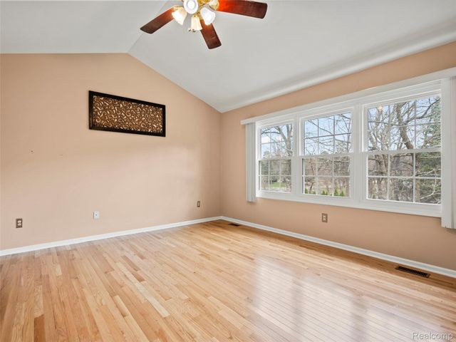 7359 Water Oaks, West Bloomfield Charter Township, MI 48324