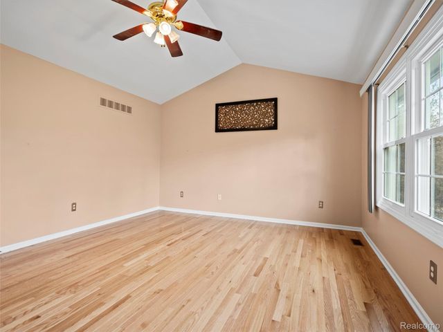 7359 Water Oaks, West Bloomfield Charter Township, MI 48324