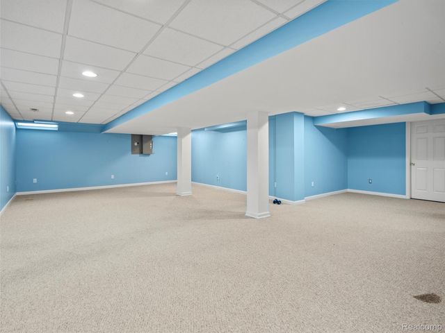 7359 Water Oaks, West Bloomfield Charter Township, MI 48324