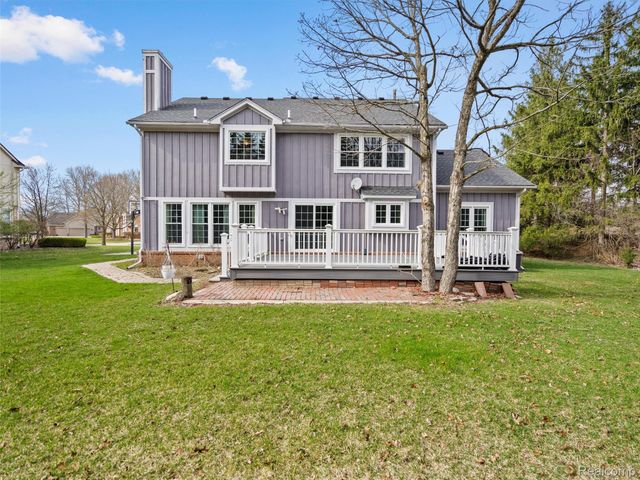 7359 Water Oaks, West Bloomfield Charter Township, MI 48324