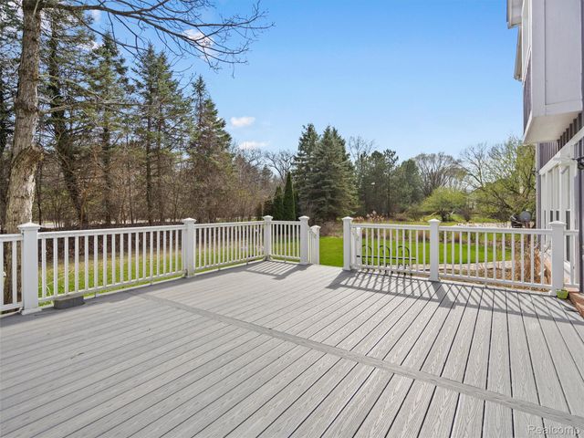 7359 Water Oaks, West Bloomfield Charter Township, MI 48324
