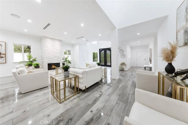 5157 Avenida Oriente, Tarzana, CA 91356